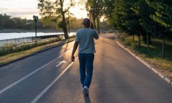 كم خطوة تحتاج يوميا لتؤخر شيخوخة دماغك؟